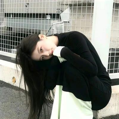冰属性男子与酷酷女同事
